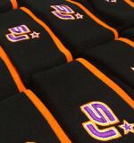 Bundel van 10 geborduurde beanies – met logo of eigen tekst